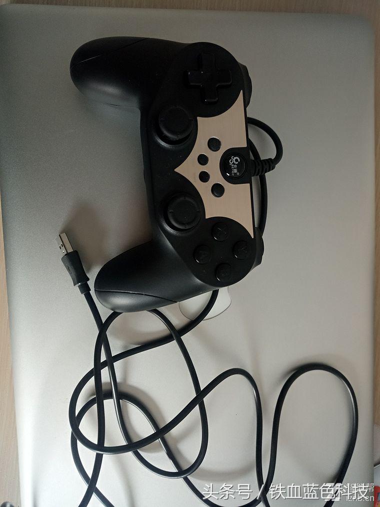 游戏手柄北通蝙蝠三,北通蝙蝠3s手柄怎么玩我的世界