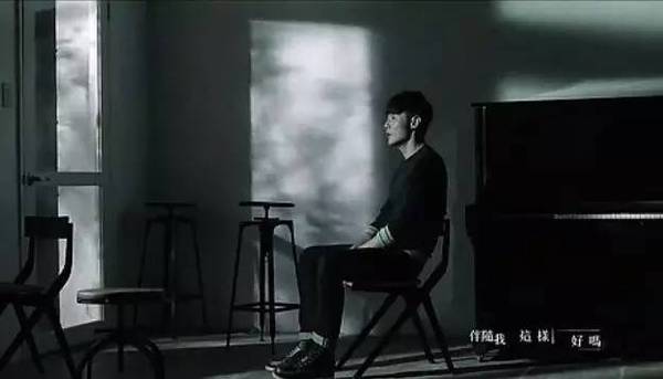 4月15日攻陷朋友圈！你的小眼男神这次真的来了！