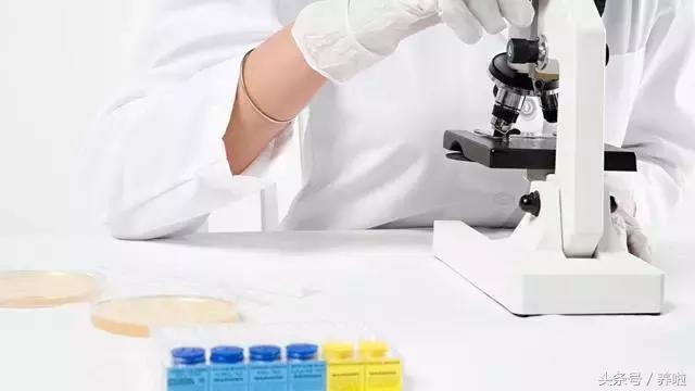 宝宝拉黄色稀水样泡沫便便怎么办,宝宝便便稀水样伴有肚子痛