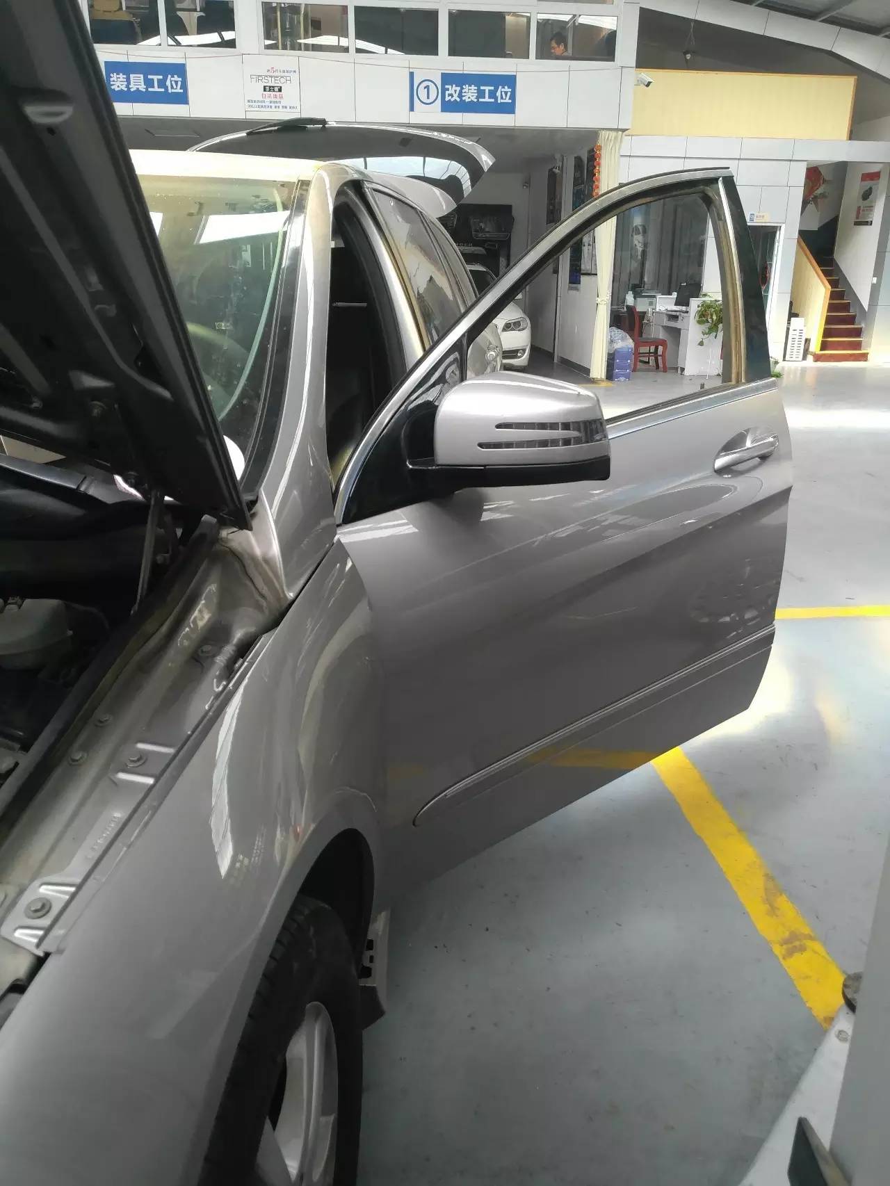 奔驰r老改新内饰,奔驰r老款改新