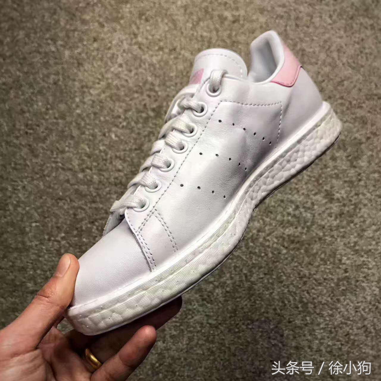 adidas史密斯的脚感,adidas史密斯小白鞋穿搭