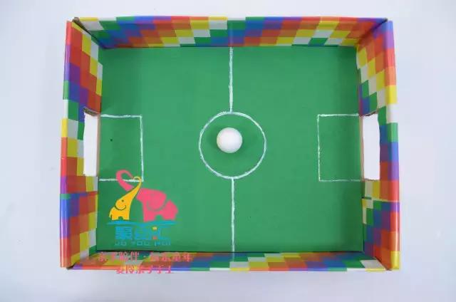 玩过手动的桌上足球，还没玩过用嘴吹的