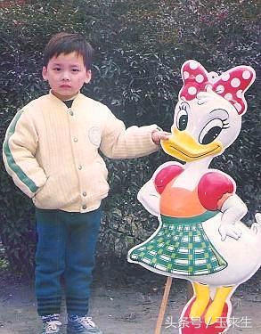 李易峰当年在学校是校草的照片,李易峰年轻时候照片