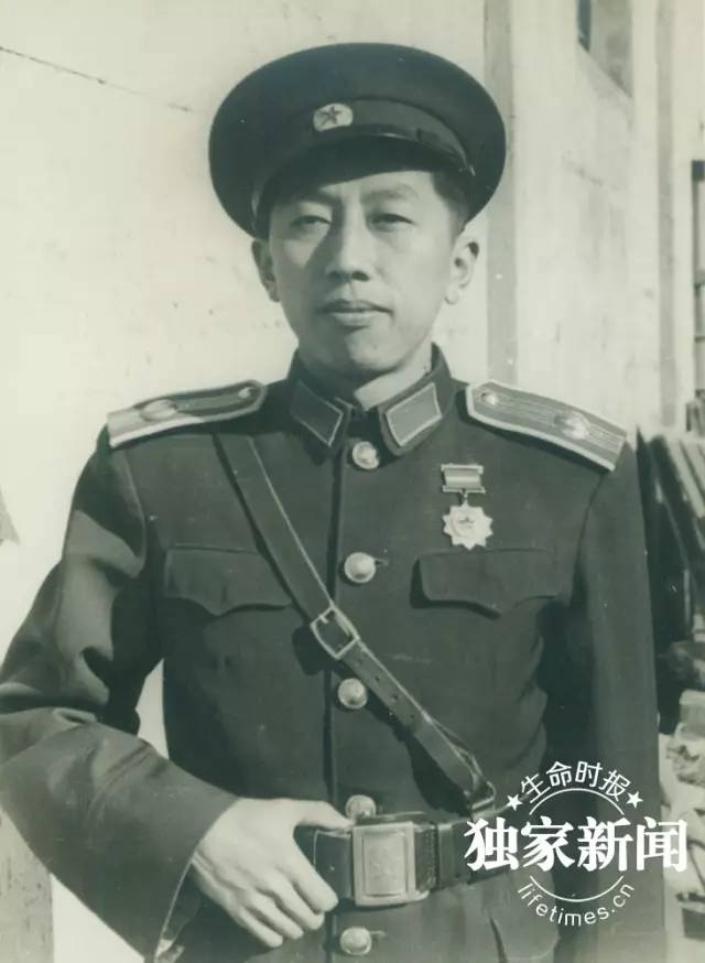 阎老走了，也许你熟悉舞台上的他，却未必了解生活中另一个他