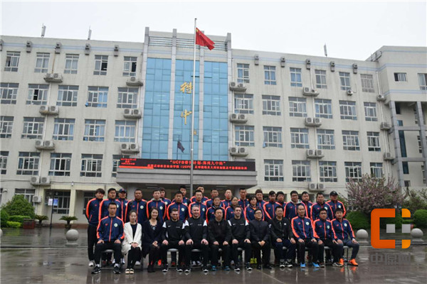 英国足球体育商业学院助力校园足球，郑州9中为您开启特色足球之旅！