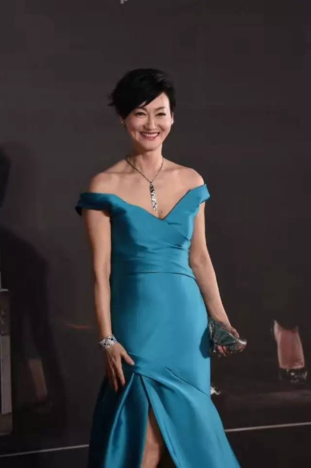 金像奖｜她们没有摘得影后，却靠唇色突围了黑裙阵营！