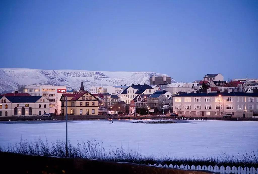 去冰岛看极光的旅游视频,去冰岛看极光飞哪个机场