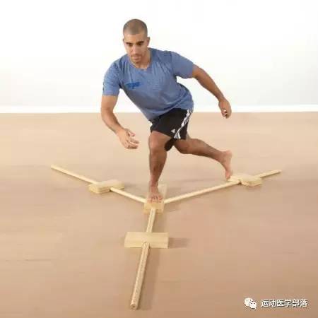 崴脚反复肿是什么原因,反复的脚崴怎么治疗