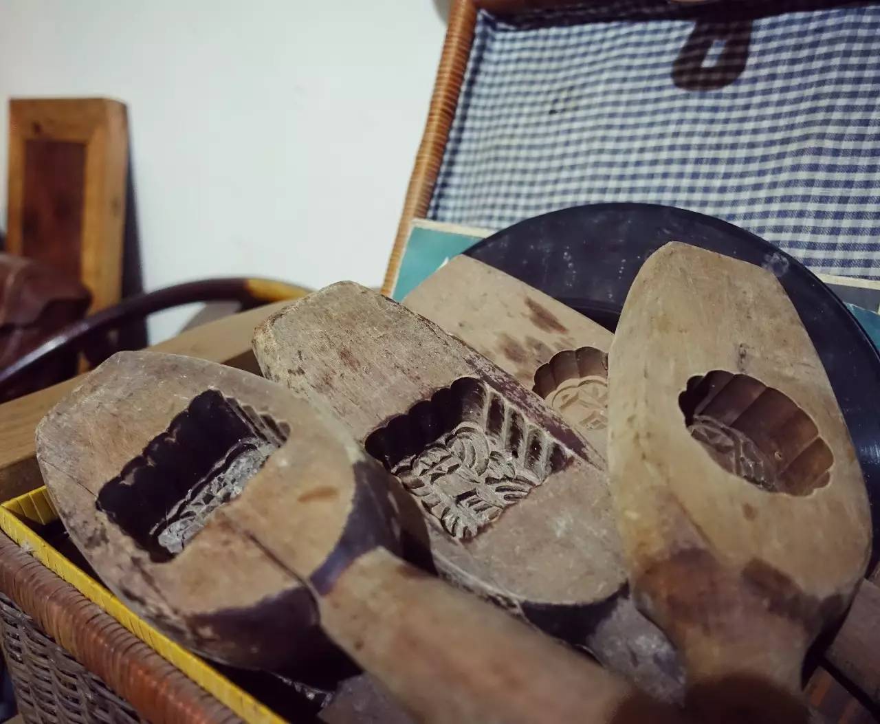 成都连环画小人书专卖店,成都老家具批发市场在哪里