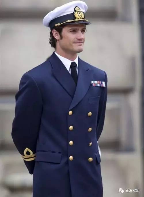 文莱王子宠老虎的画面好苏！各国高质量王子，哪个是你的菜？