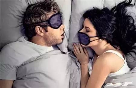 关注看，刷牙时水里放一物30年口臭全去光光！