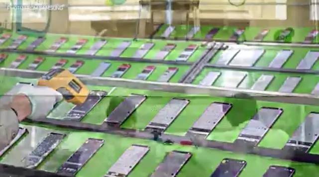 Uber被迫承认谷歌无人汽车；京东5年内要开100万家京东便利店，农村占一半｜创客晚报