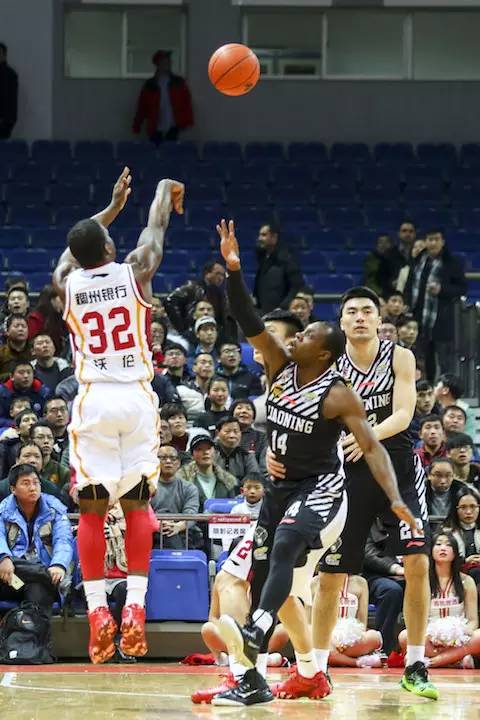 稠州42分大胜卫冕冠军辽宁,稠州战辽篮