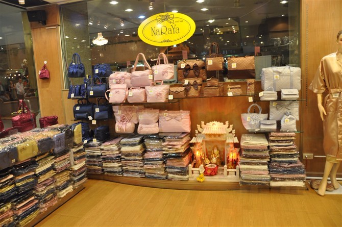 来泰国旅游给朋友带什么礼物回去,在泰国游玩带什么礼物回家最合适