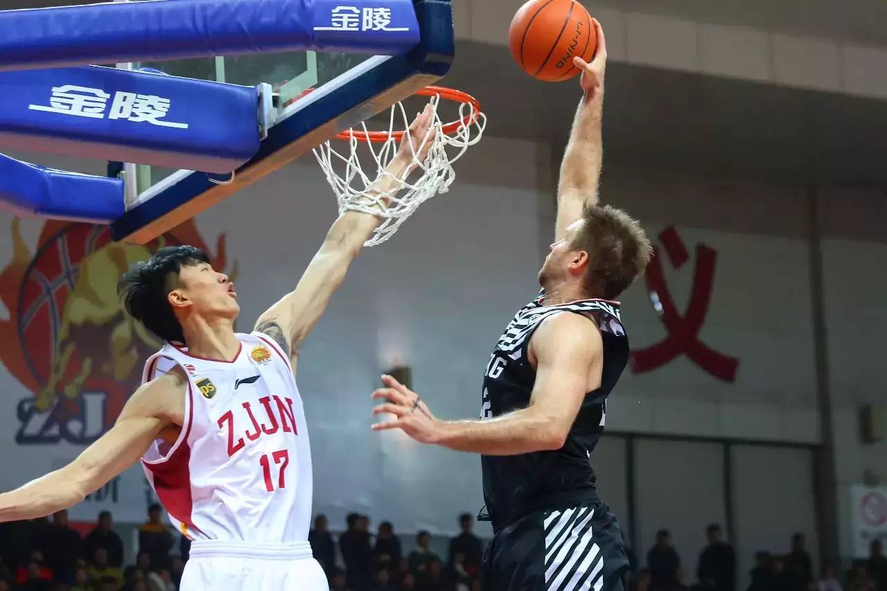 稠州42分大胜卫冕冠军辽宁,稠州战辽篮