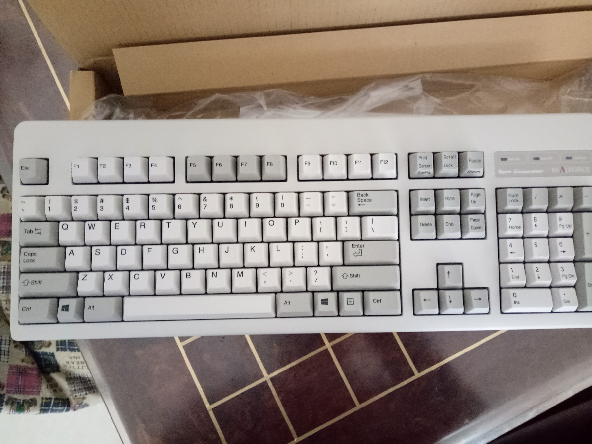 朋友都向我推荐这款键盘，用后都问我感觉如何！