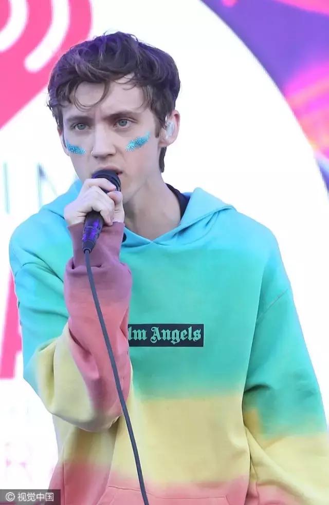 中国名模刘雯第一名,中国顶尖十大模特刘雯