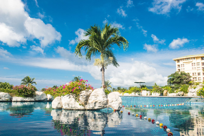 去三亚感受碧海蓝天,享受椰风海韵三亚度假指南精选
