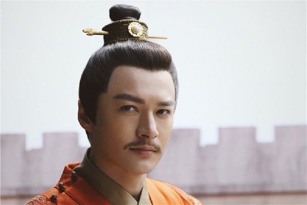 隋唐英雄传艺人今昔对比谢君豪,隋唐英雄传和隋唐后传英雄排名