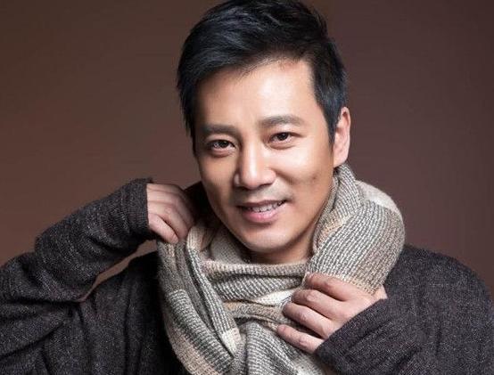 隋唐英雄传艺人今昔对比谢君豪,隋唐英雄传和隋唐后传英雄排名