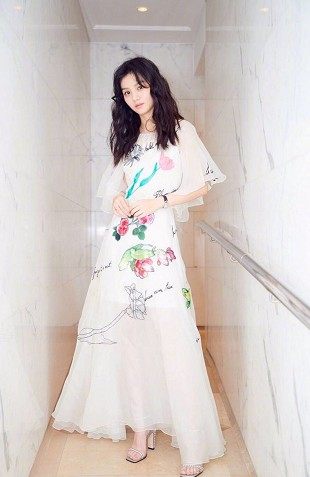 百花奖周冬雨章子怡,章子怡周冬雨金像奖视频