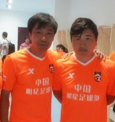 他的这粒进球，中国足坛百年难得一见！现在最爱之事：给歌王喂饼