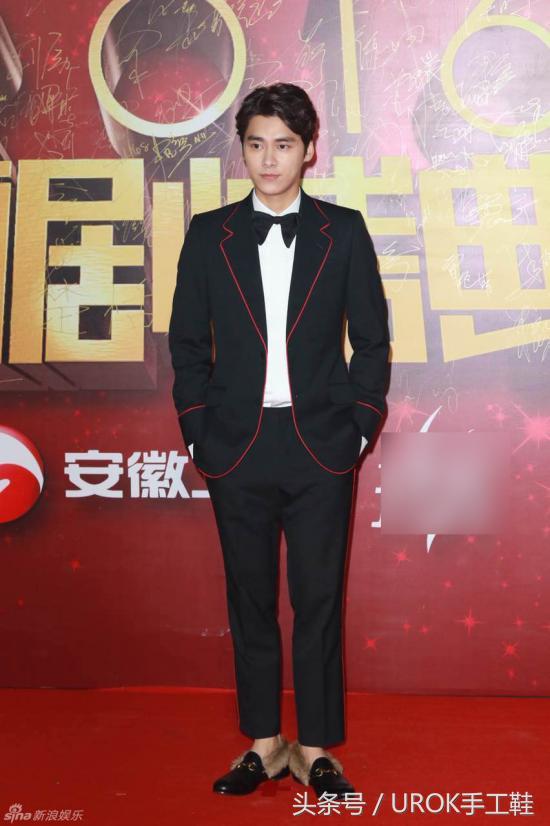 皮鞋后跟磨脚怎么办小妙招视频,皮鞋后跟磨脚脖子的小妙招