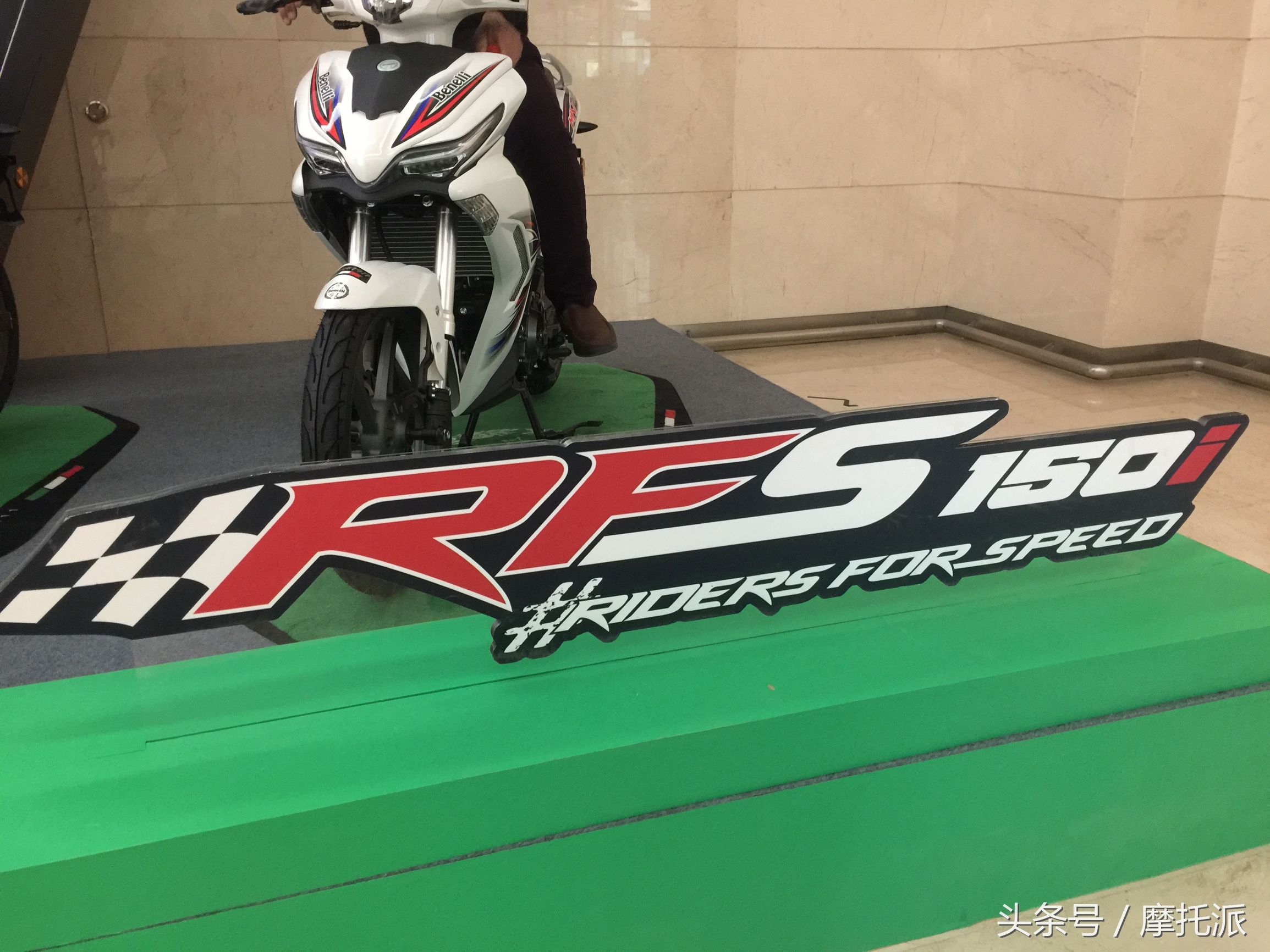 抢先曝光，首款国产万元级弯梁车面市，价格8980元