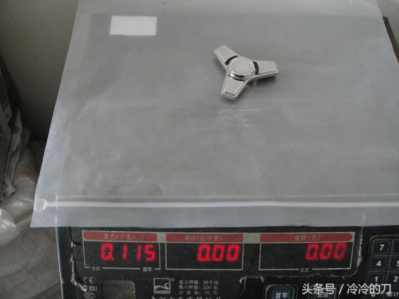 发光又持久的指尖陀螺,三角型的指尖陀螺