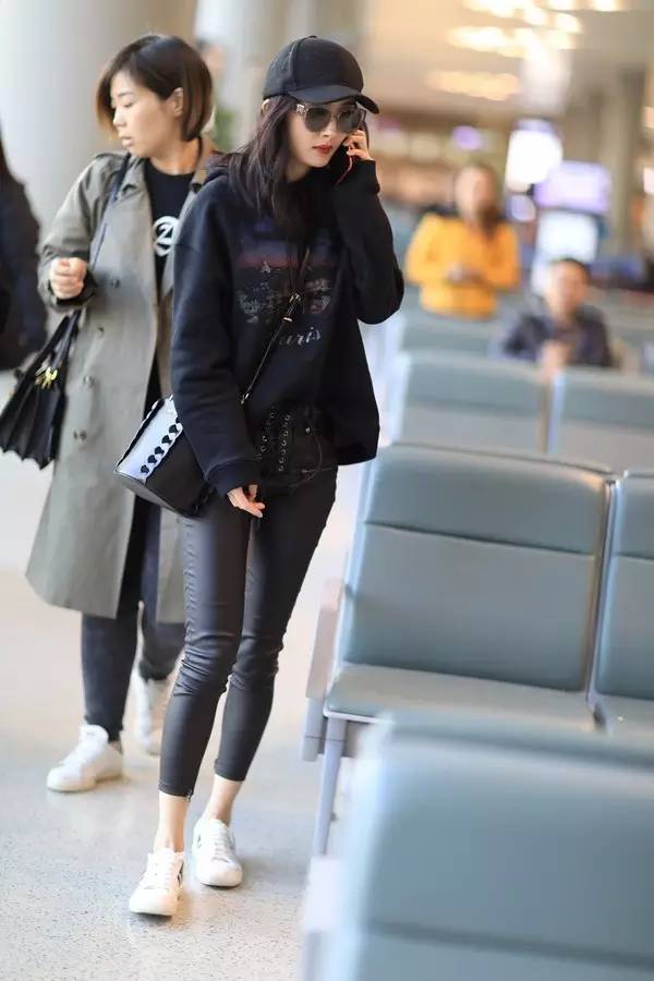 好看的卷裤脚裤子,别再穿阔腿裤了2019年流行这4条