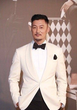 百花奖周冬雨章子怡,章子怡周冬雨金像奖视频