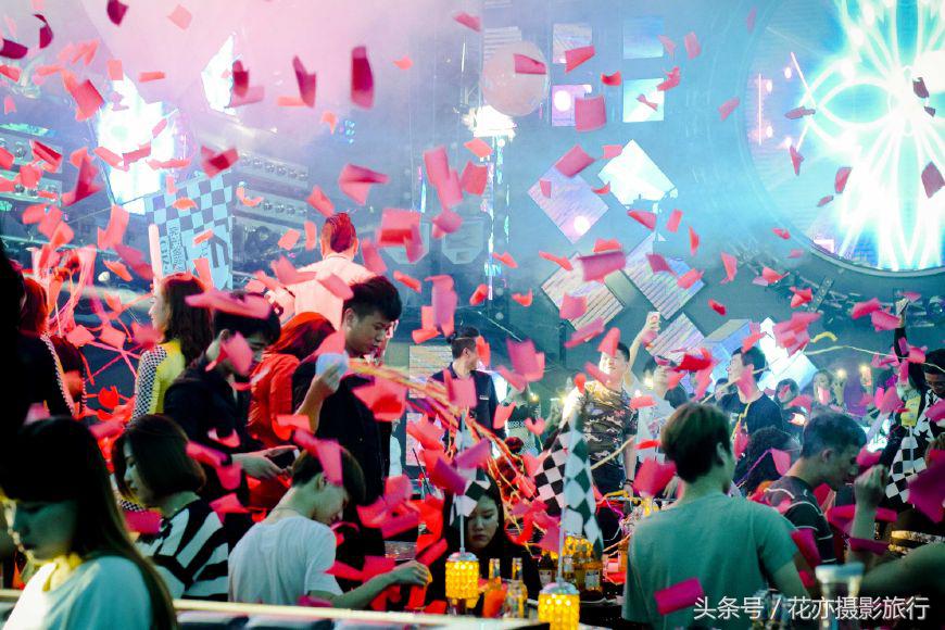 去酒吧怎么表现才像老手,新手去酒吧要会玩什么