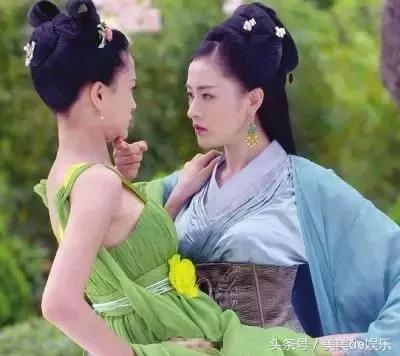 她是《太子妃》中的“哭点担当”绿篱,现成热门剧女一号