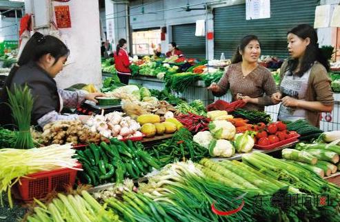 从不起眼小行当做起：三个女大学生创业的故事