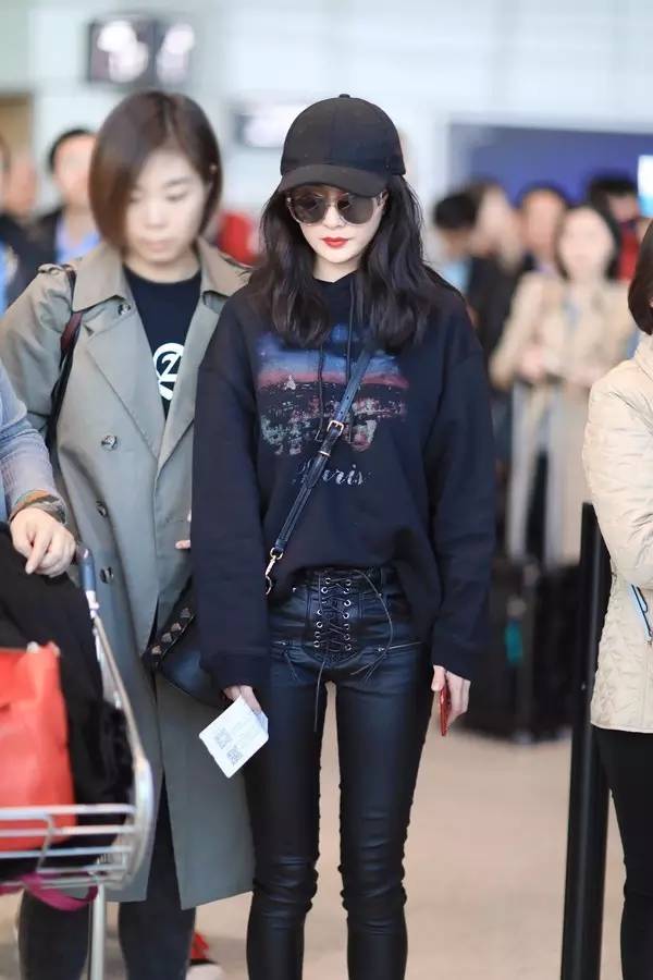 好看的卷裤脚裤子,别再穿阔腿裤了2019年流行这4条