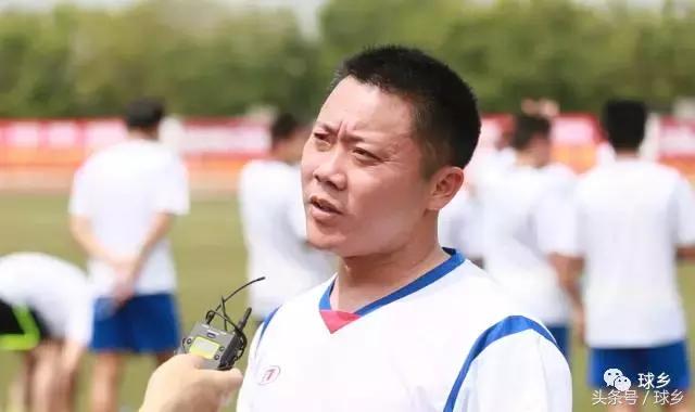 梅州足协教练训练,在梅州找哪位教练学车好