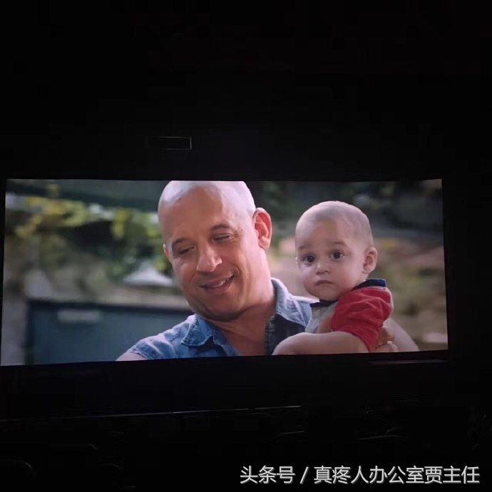 《速8》一个女儿控，一个弟控帮助一个妹控加老婆控救儿子的猛片