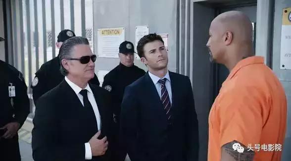 速度与激情8出现的儿子是谁演的,速度与激情8中红色老爷跑车