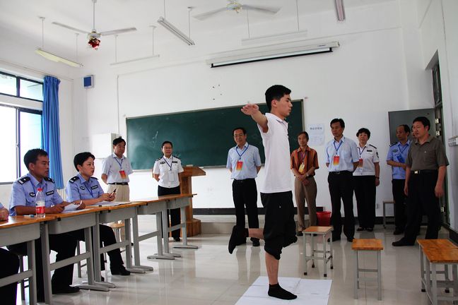 原武汉球员因伤退役，工作艰难却考上公务员四获三等功