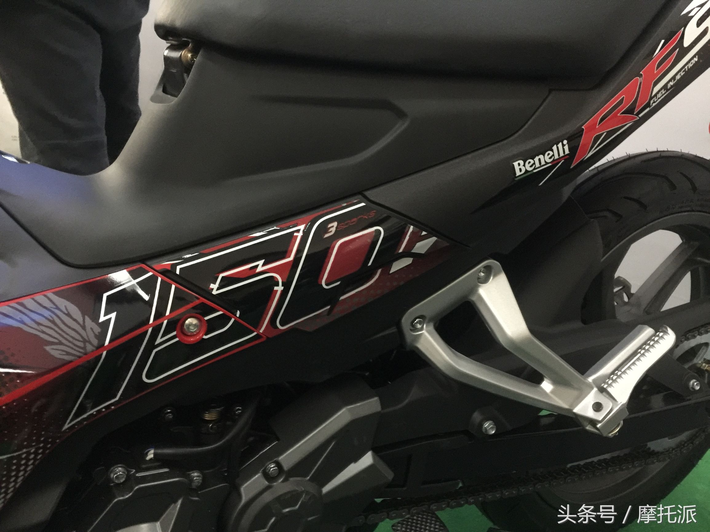 抢先曝光，首款国产万元级弯梁车面市，价格8980元