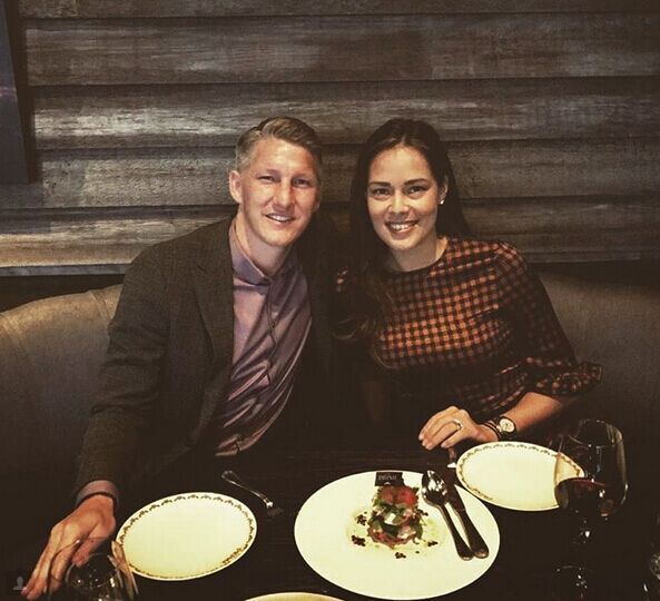 墙外：C罗摆拍秀肌肉，瓦尔加佩莱看《速8》！