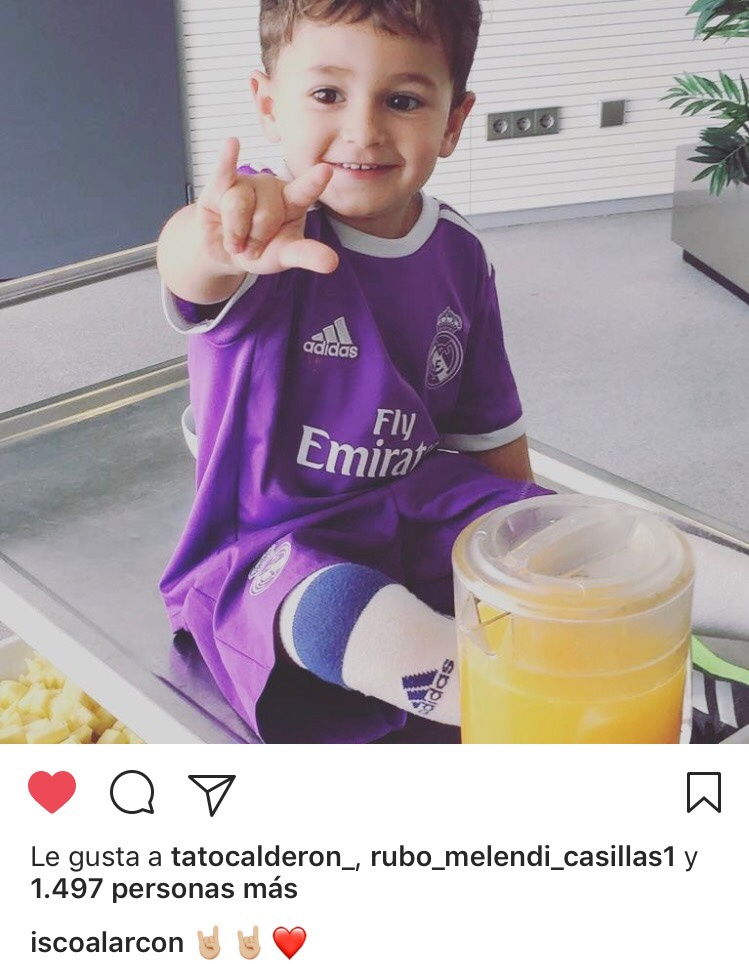 墙外：C罗摆拍秀肌肉，瓦尔加佩莱看《速8》！