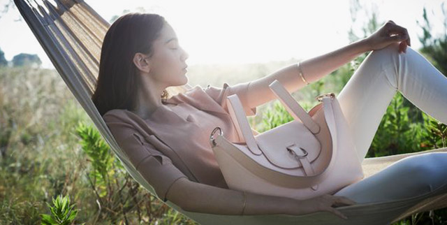 劳动最光荣！如何花5000块犒劳自己一个大牌包包？