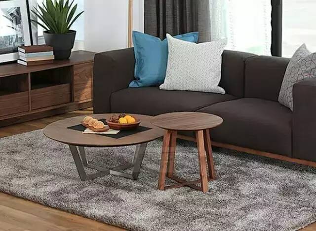 各种稀奇古怪的小桌子,不同形状的桌子