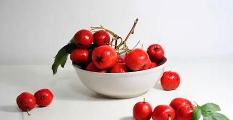 女宝小腿上有颗痣代表什么,女童小腿上长了黑痣