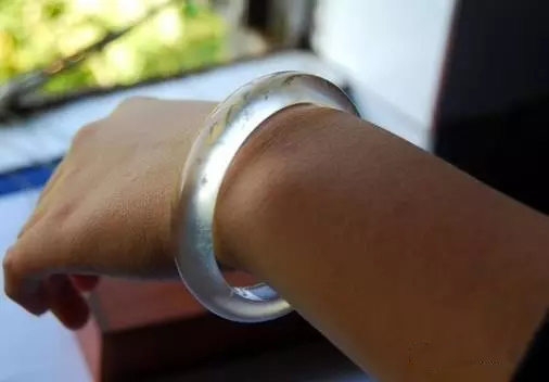 买了23万假货翡翠手镯,假翡翠手镯鉴别