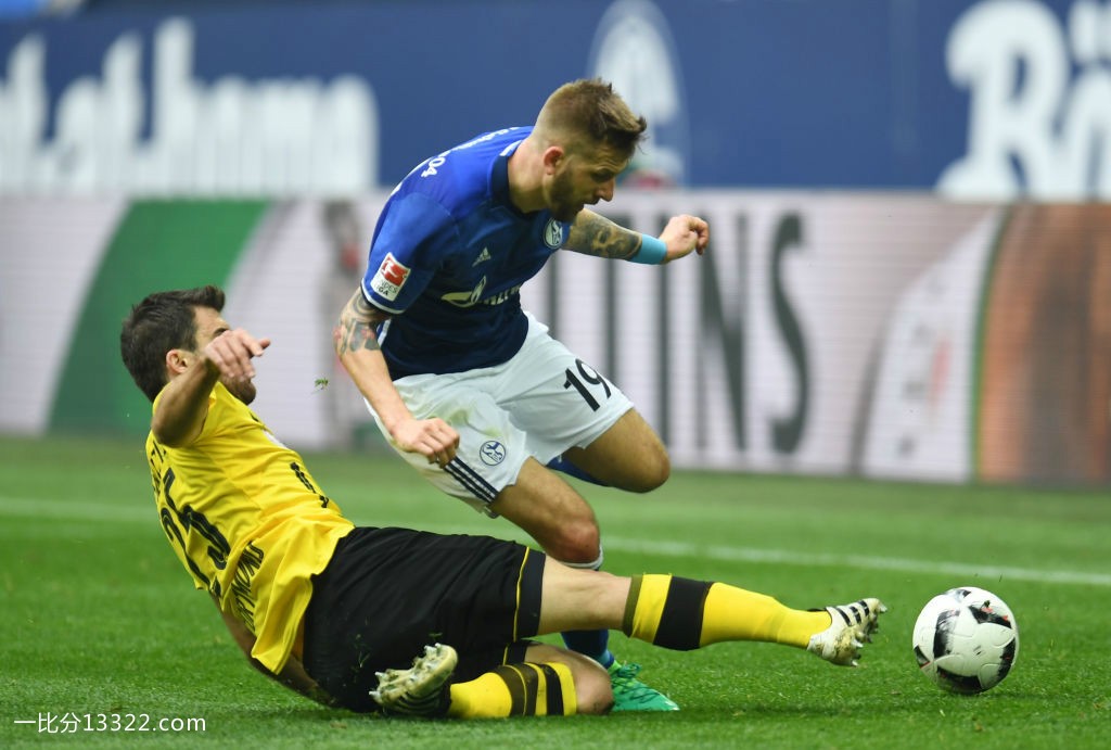 三大后卫,三后卫足球阵容