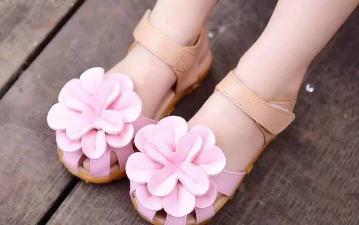 什么牌子的儿童凉鞋比较好穿耐穿,儿童凉鞋品牌哪种比较好穿