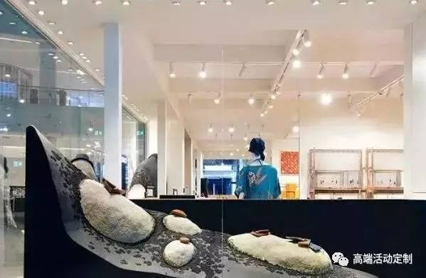 2022美陈创意设计方案,爱马仕2020春季橱窗设计原则