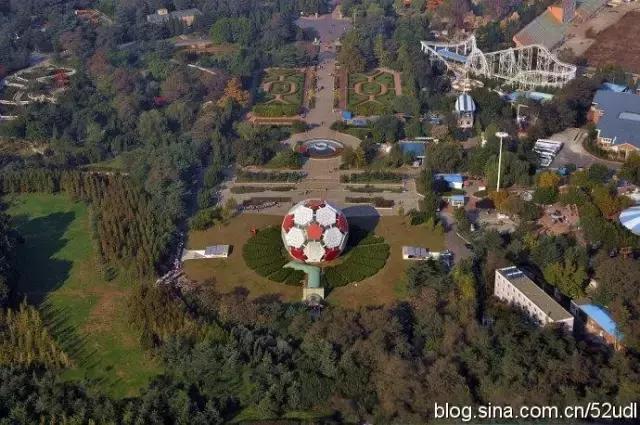 大连劳动公园的大足球有什么奥秘,劳动公园大足球在哪个门